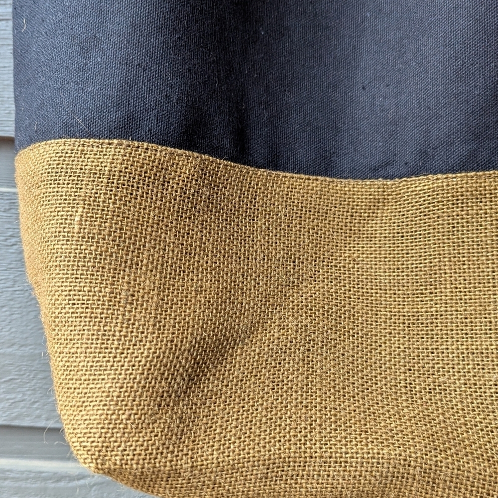 NWOT Dankso Color Block Lightweight Woven Tote Bag Black and Tan - Picture 3 of 6